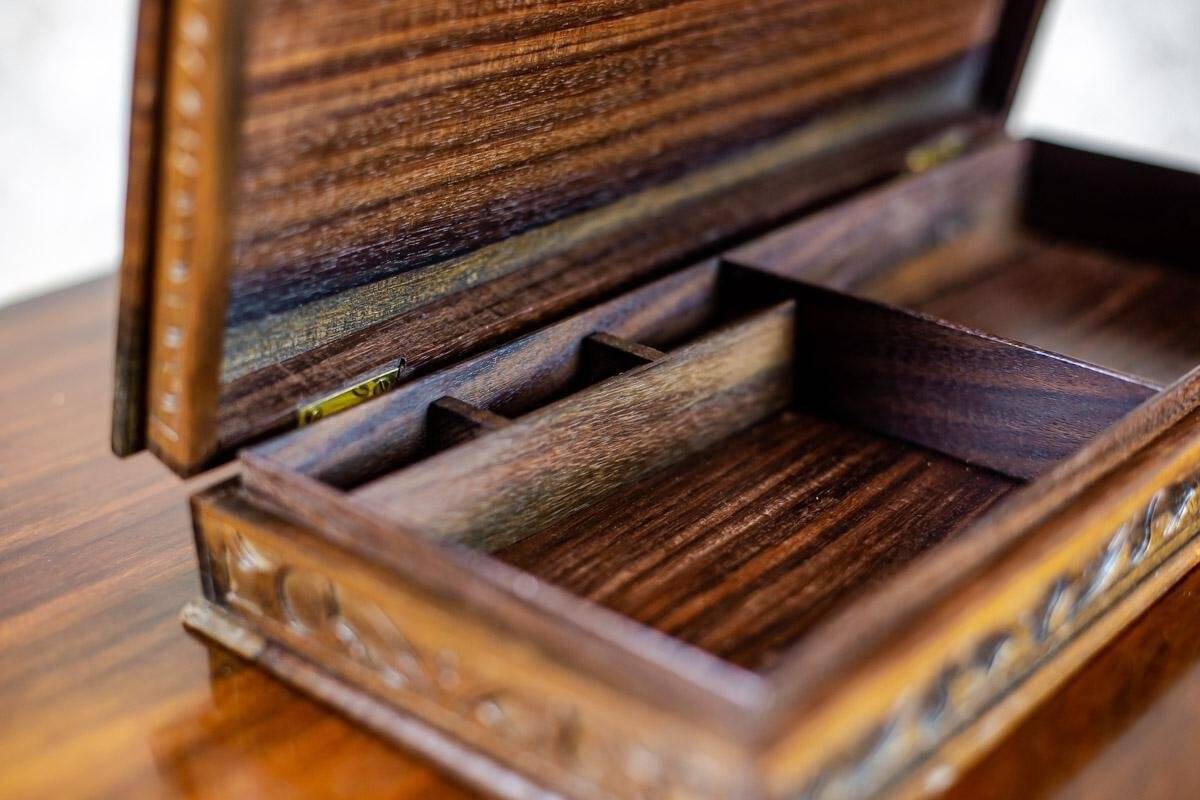 20th Century Indonesian Carved Coffret, 1930s