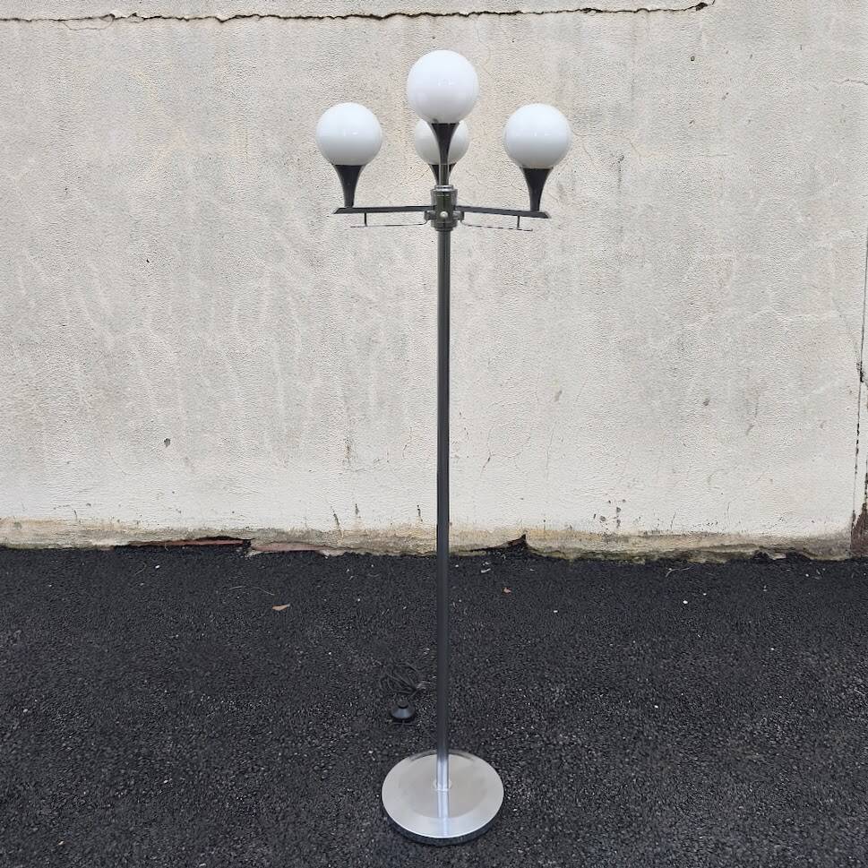Space age floor lamp, chrome and opaline glass, 1970.