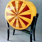 Une commode ronde en marqueterie – Style Art Déco / Design unique