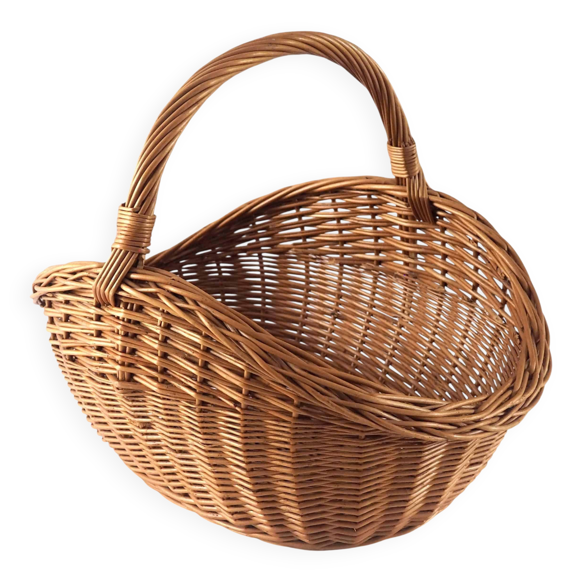 Caramel rattan basket