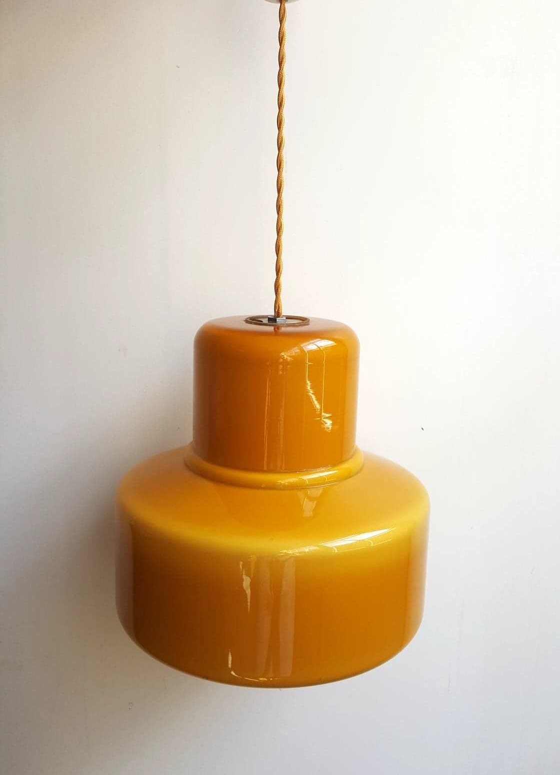 Suspension vintage en opaline