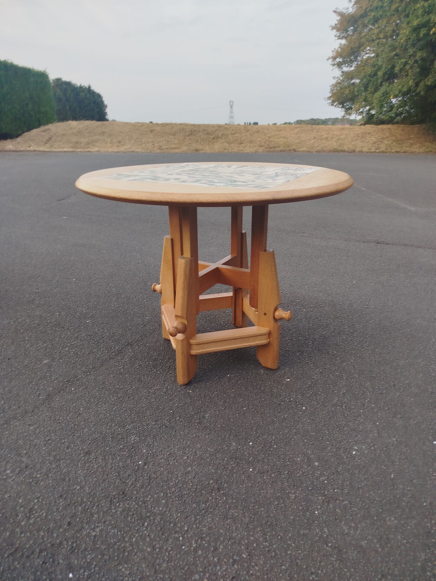 Table basse monte et baisse Guillerme et Chambron édition votre Maison