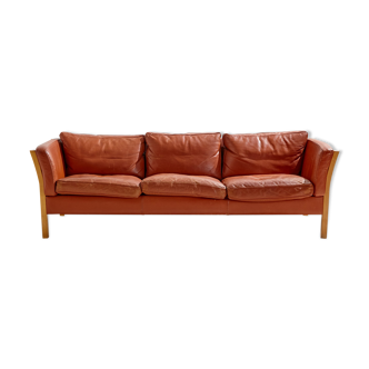 Three-seater leather sofa