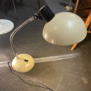 Desk lamp