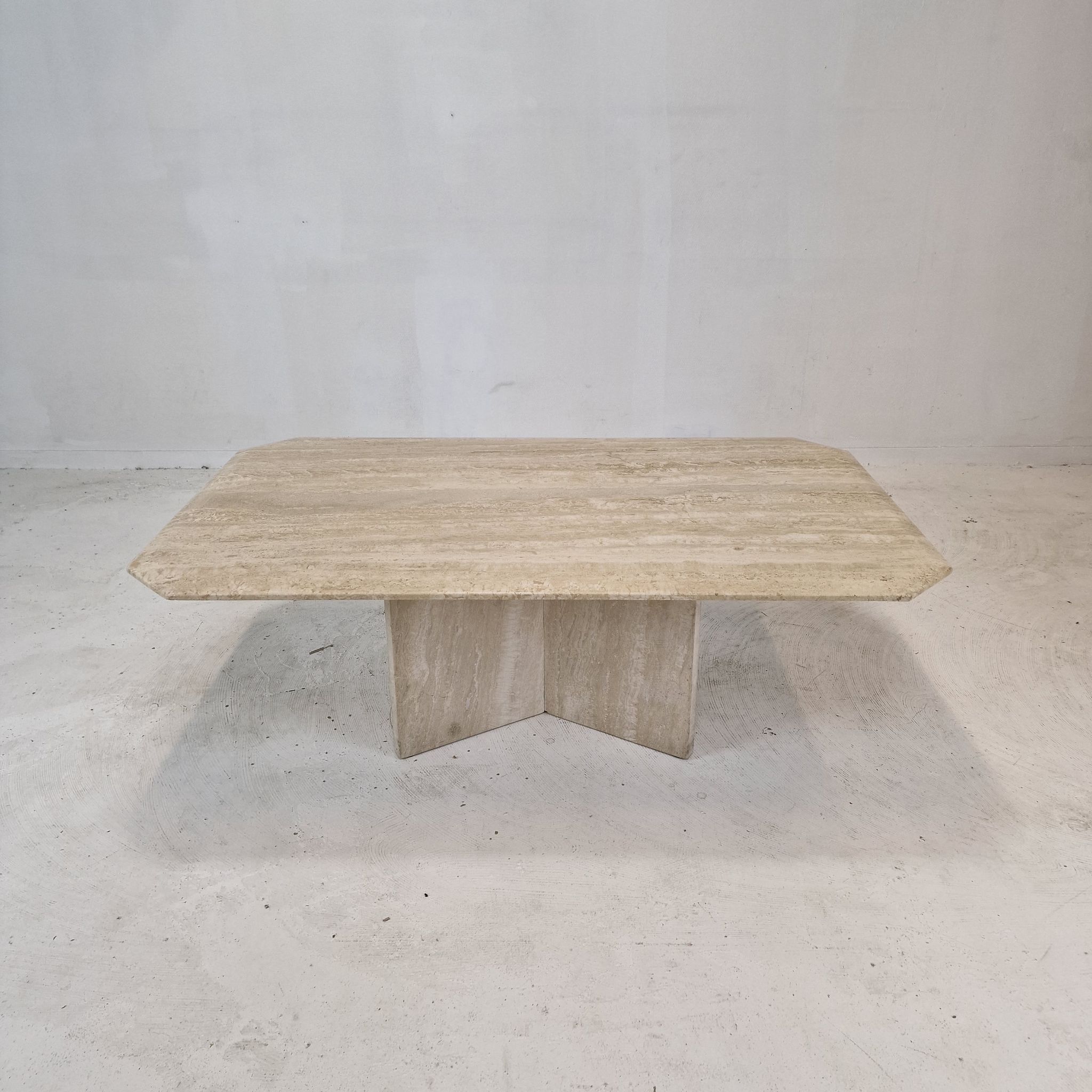 Italian Coffee Table in Travertine, 1980s