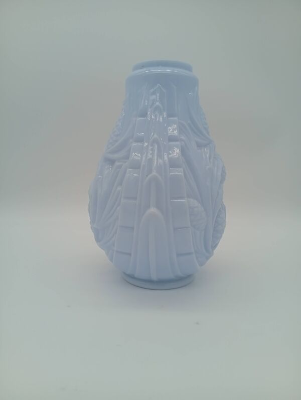 Vase Art Déco Opaline Verre Bleu Pastel Décor Pomme de Pin France Années 30