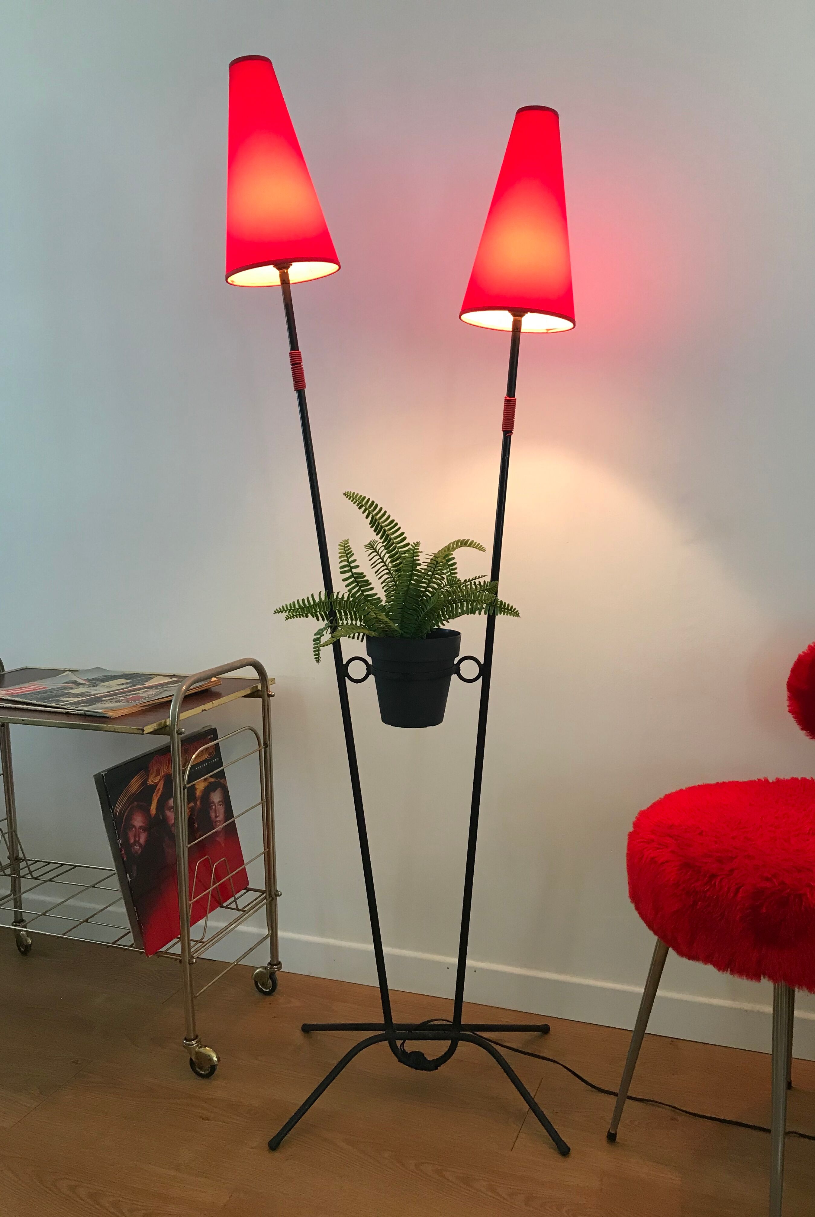 Vintage two-light lamp with plant holder