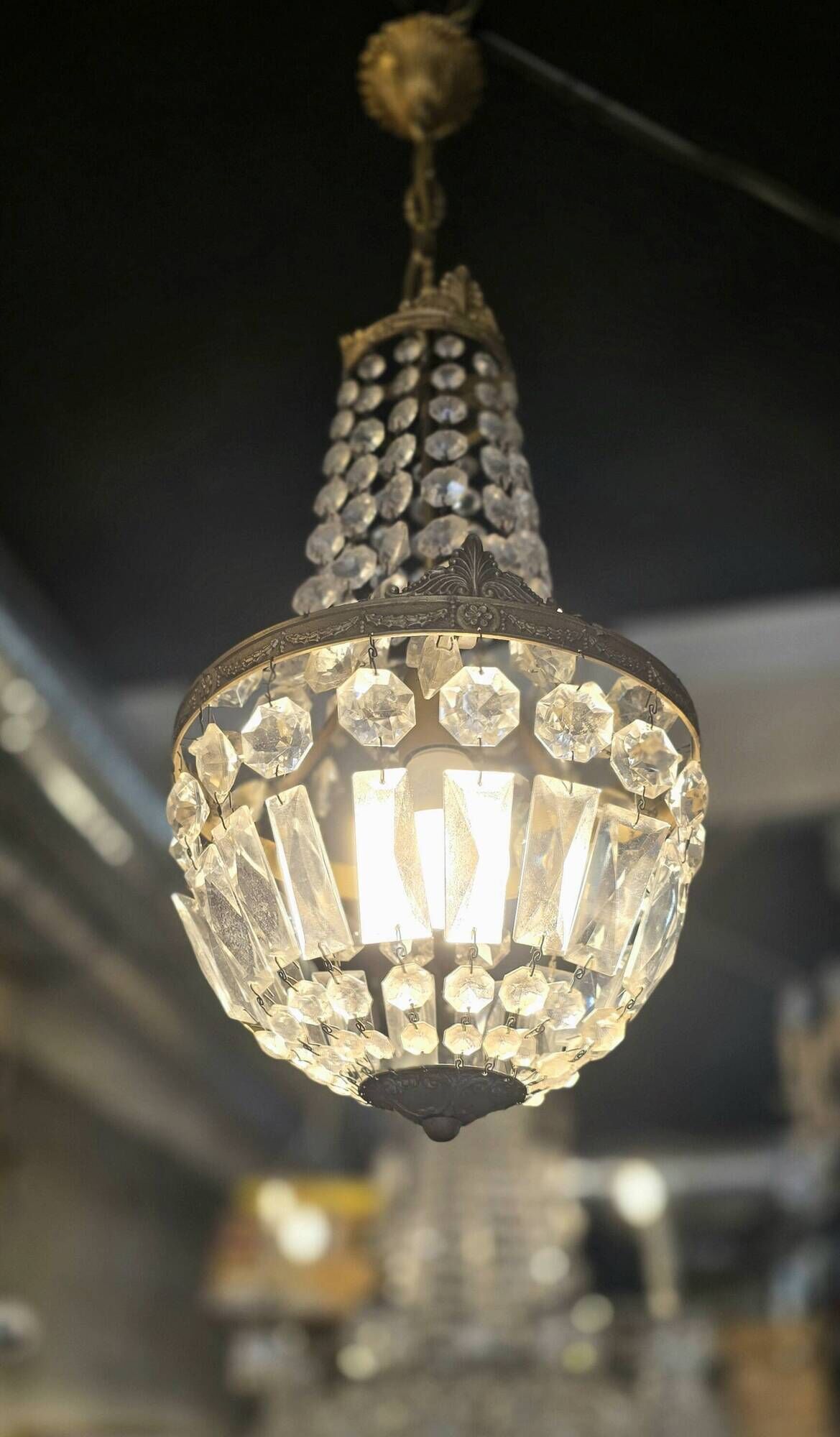 Small balloon chandelier with crystal pendants, Napoleon III style -