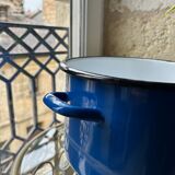 Vintage pot in enamelled sheet metal