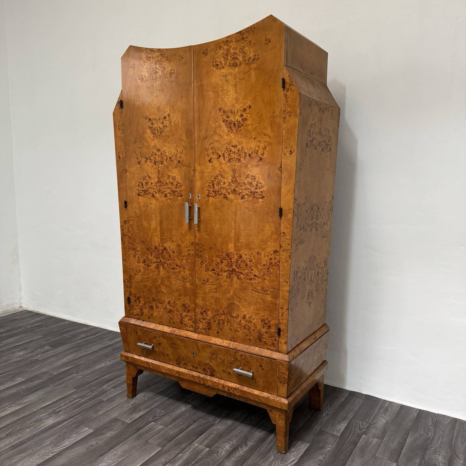 Cubist Art Deco wardrobe in burl 1940s modernist design