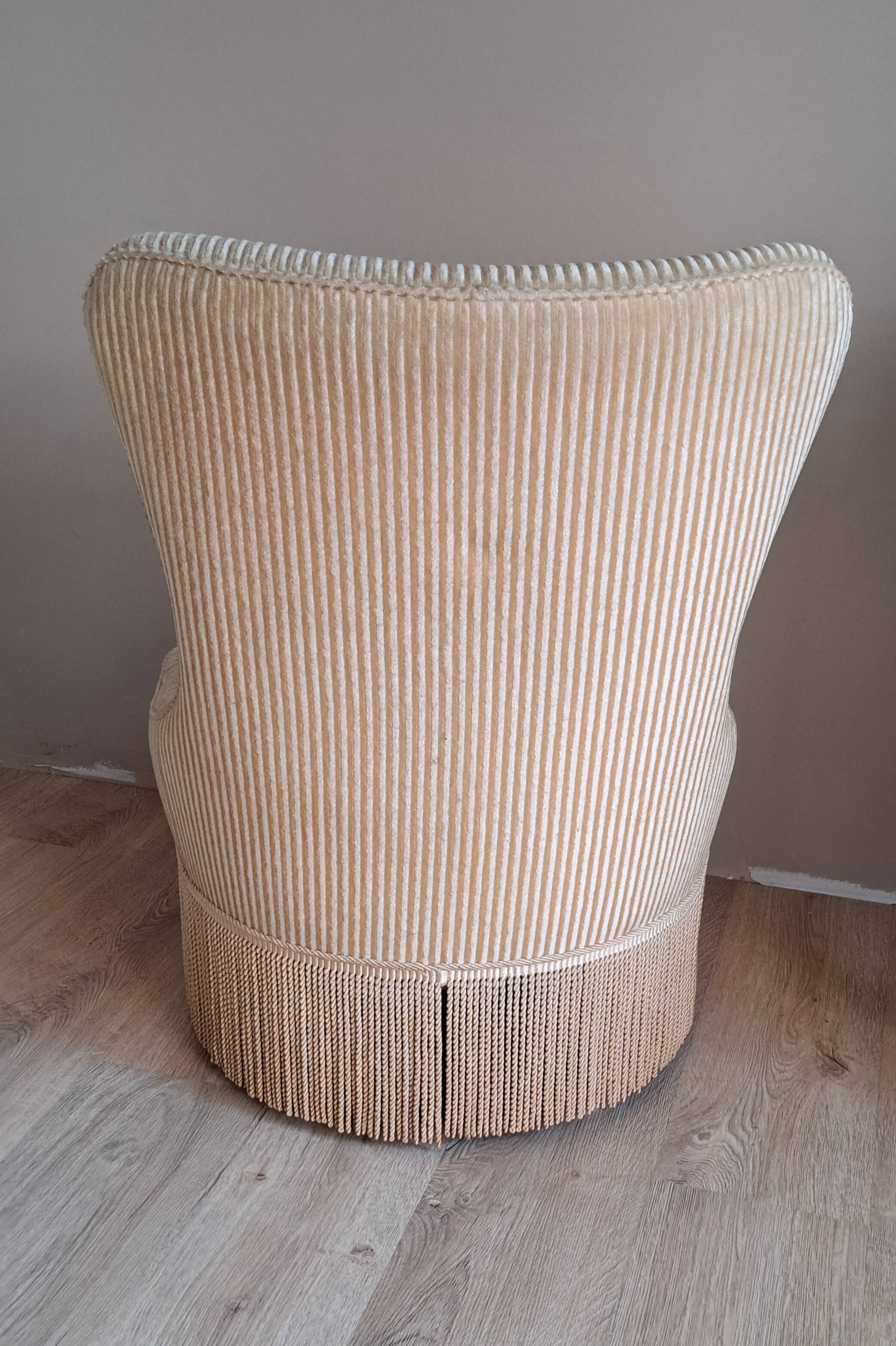 Velvet toad armchair