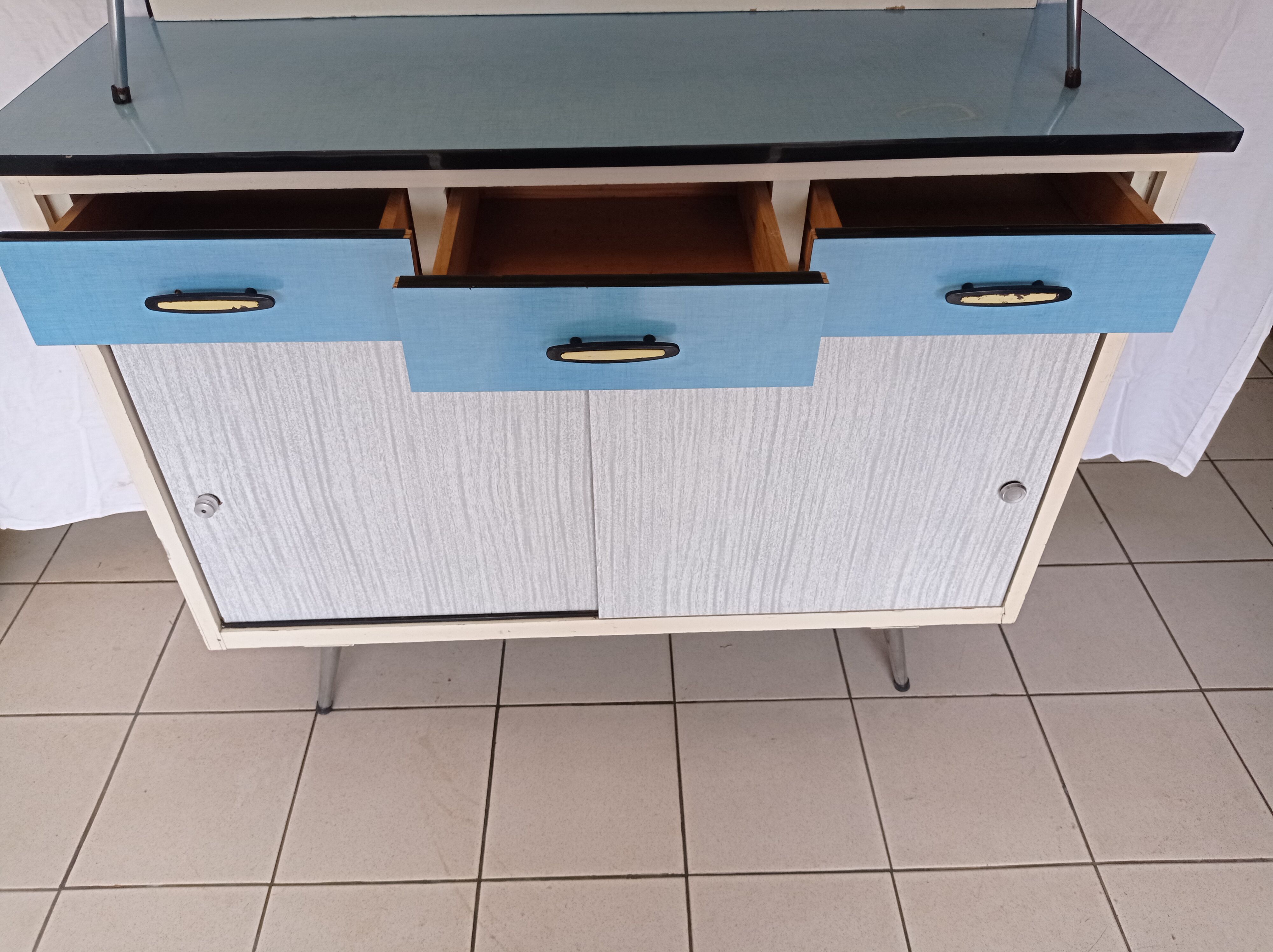 Formica buffet