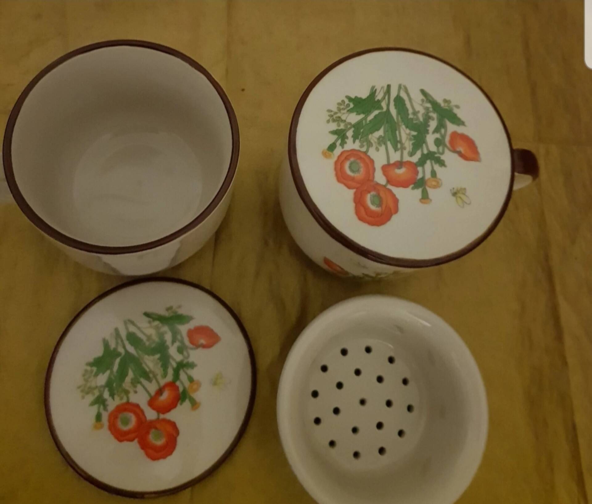 2 tea/herbal tea cups with infuser and lids