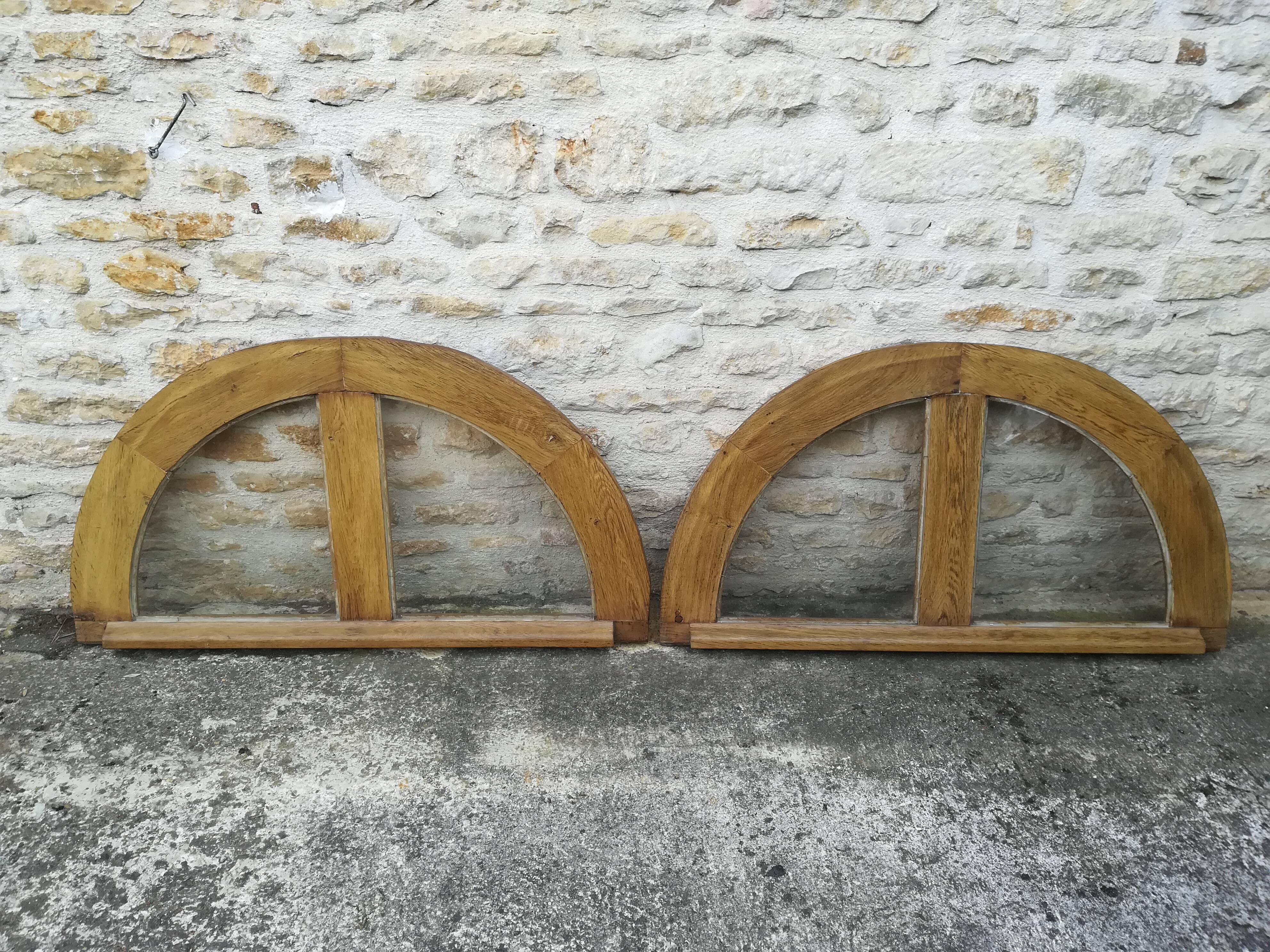 Impostes or half moon window