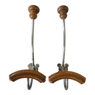 Duo of double hooks