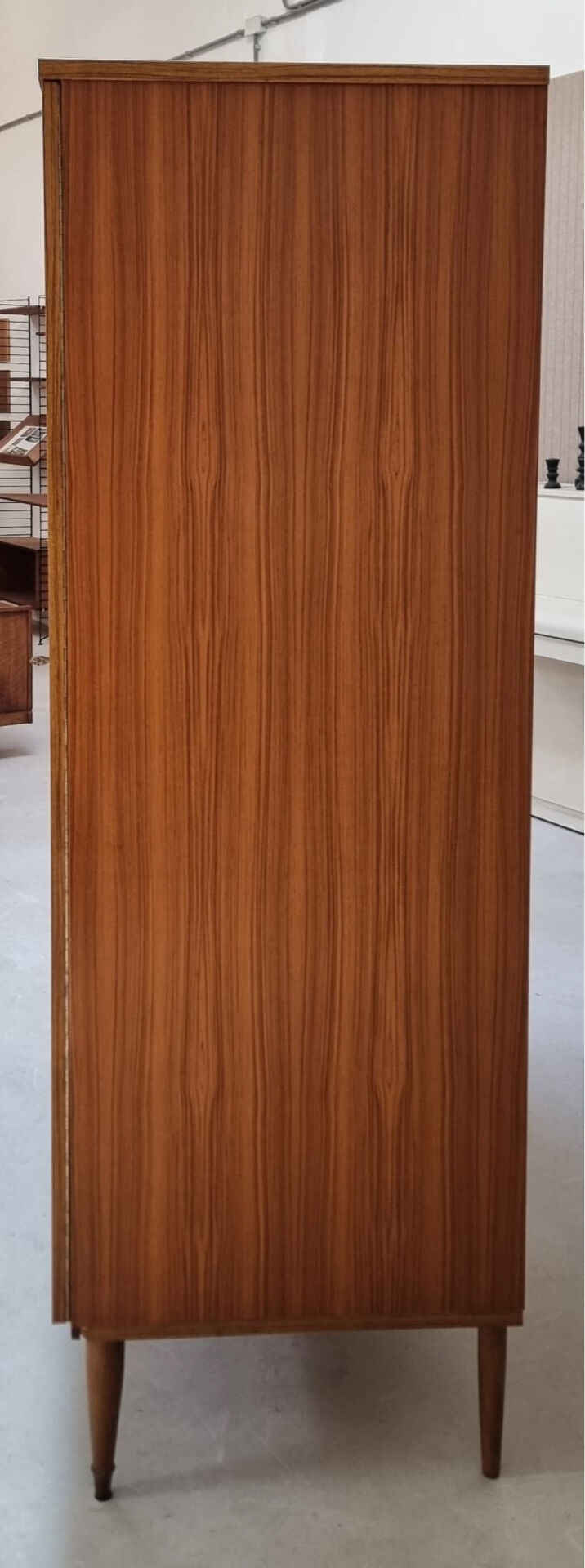 Armoire du milieu du siècle