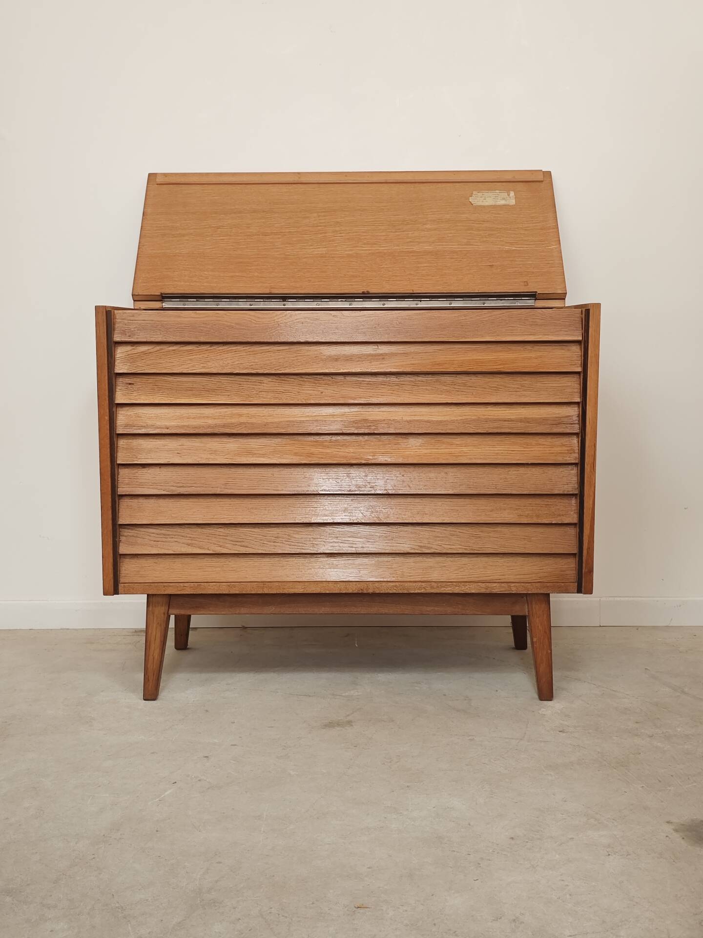 Coffre a linge ou coffre a jouet Tchèque par DREVOZPRACUJICI 1960