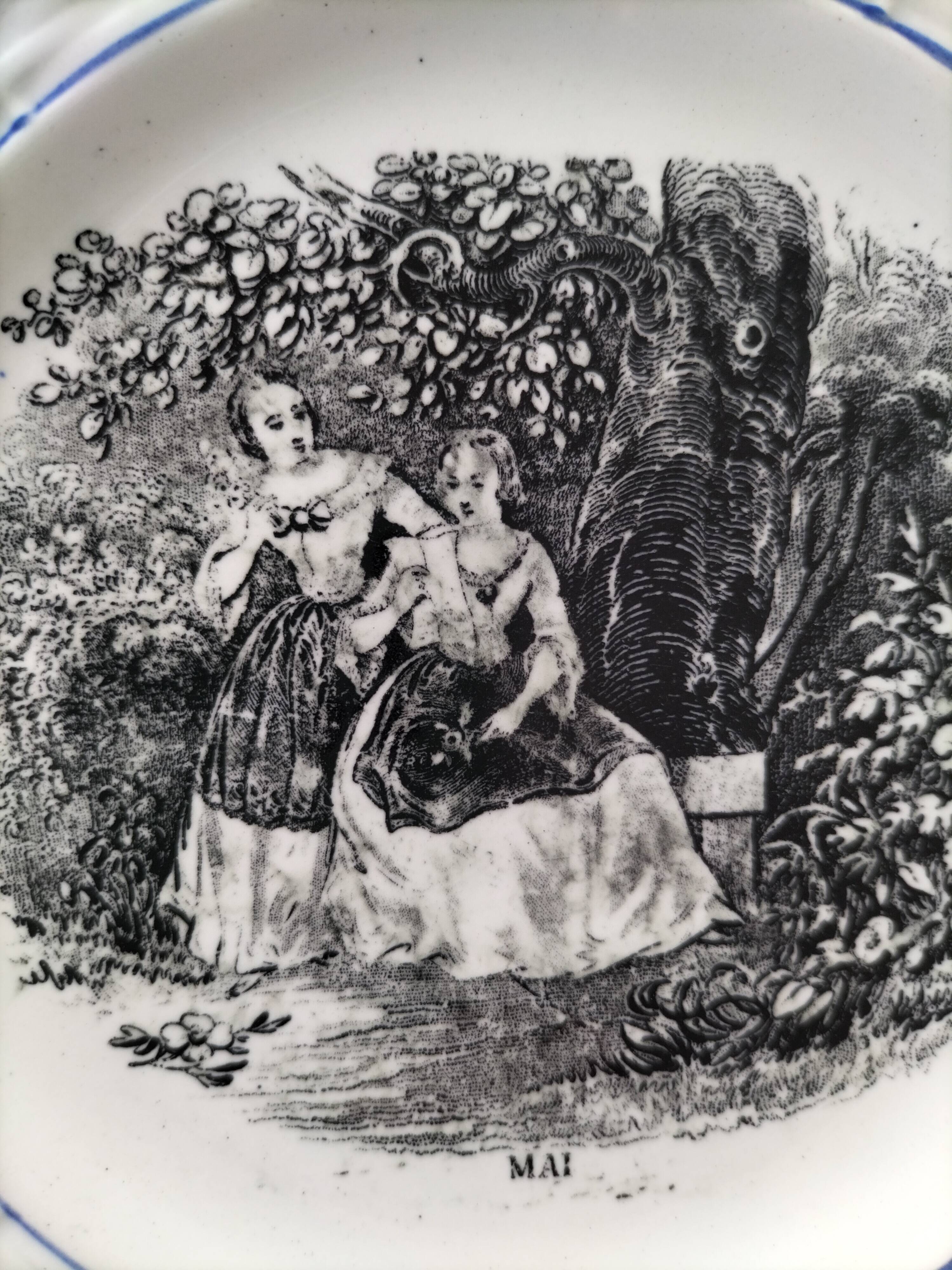Série complète 12 assiettes Digoin Sarreguemines – Les 12 mois (1900-1920)