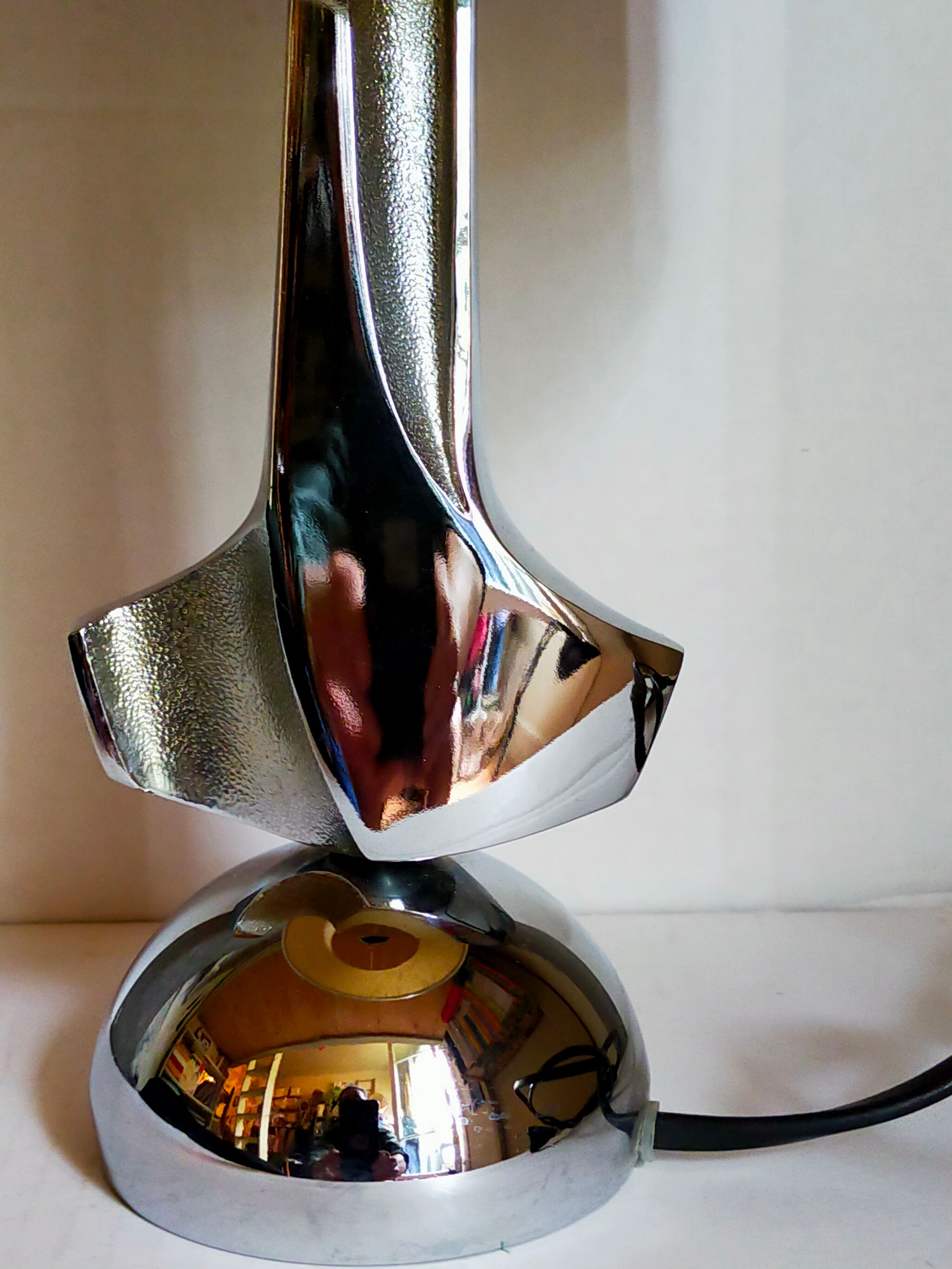Lampe moderniste métal chromé années 70, abat-jour en toile beige