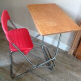 Folding child desk
