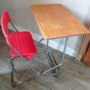 Folding child desk