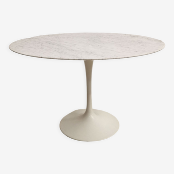 Marble round dining table, Eero Saarinen, Knoll International