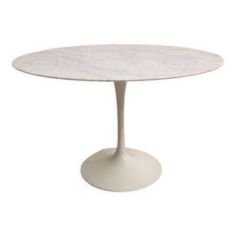 Marble round dining table, Eero Saarinen, Knoll International