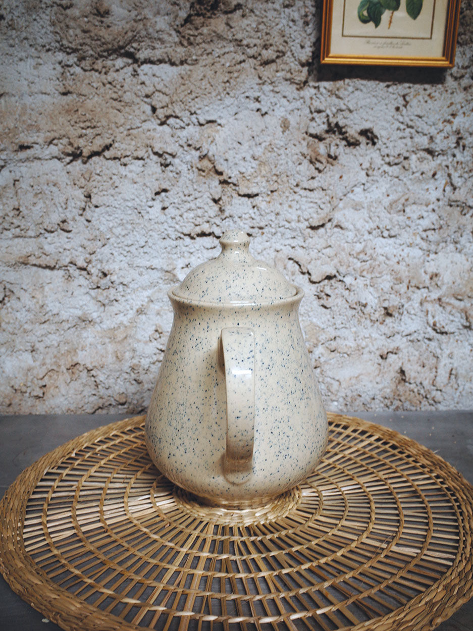 Large format ceramic teapot