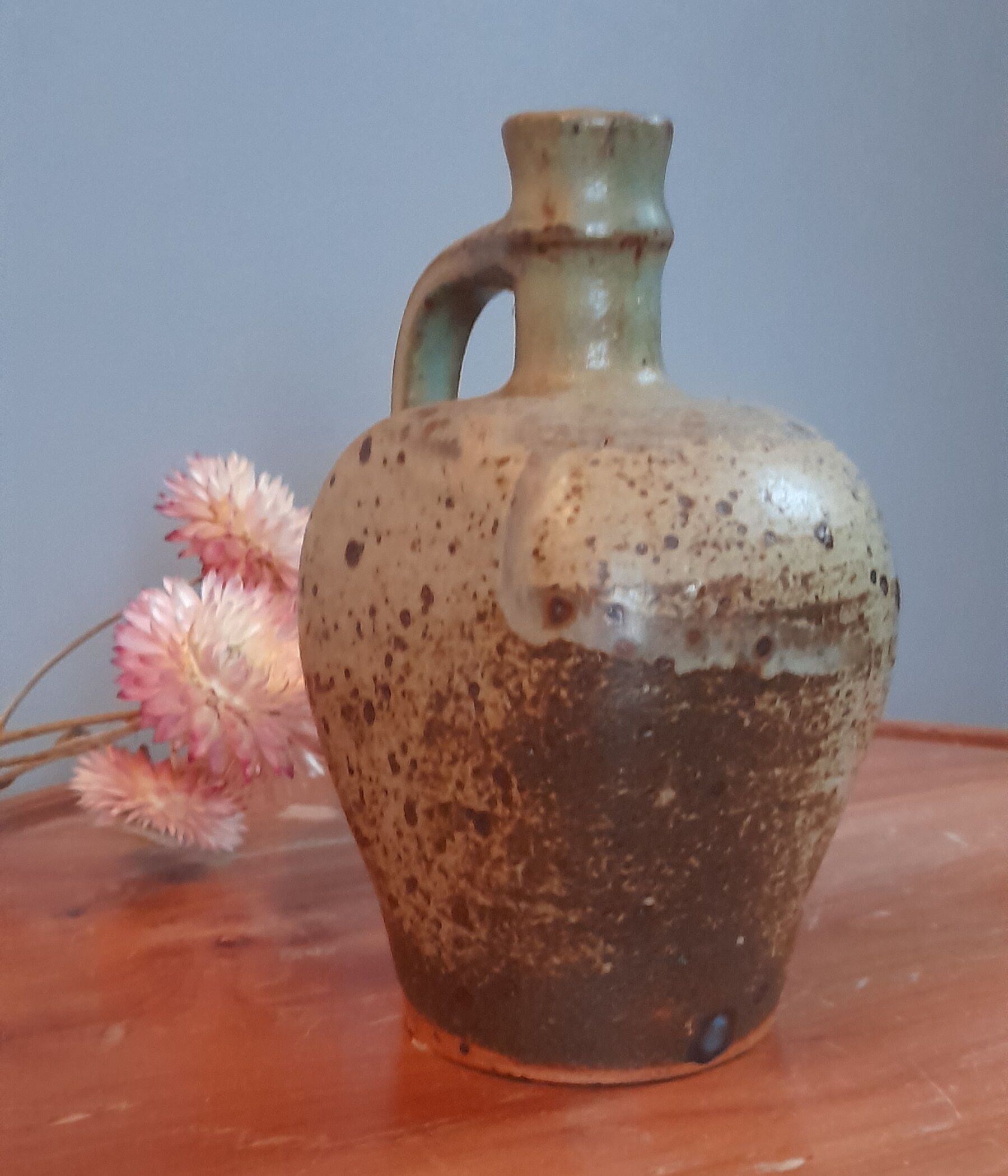 Pichet cruche en grès pyrité brun brut et épuré mid century