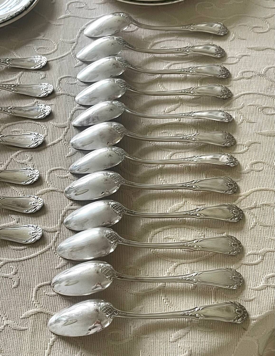24 couverts anciens Louis XV.