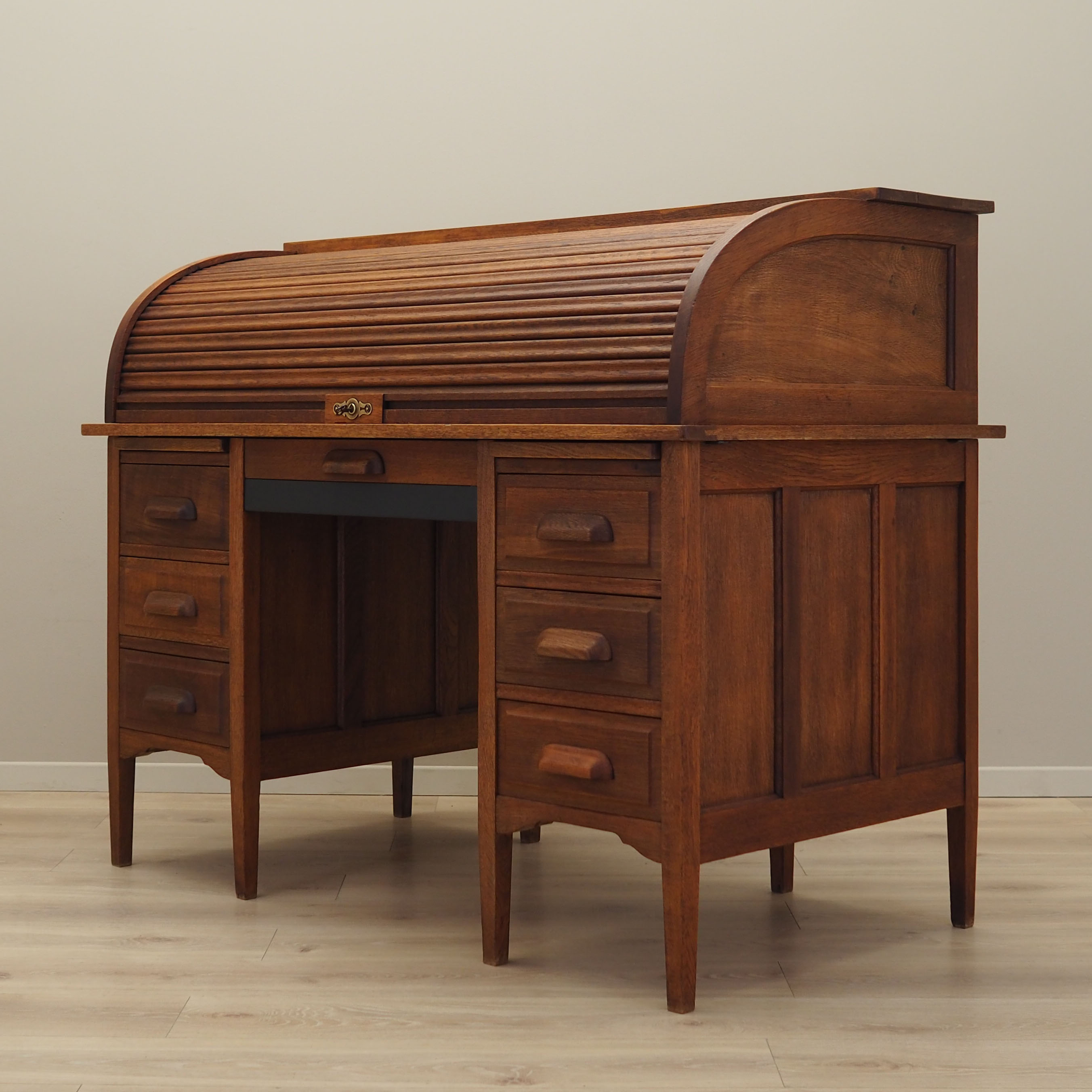 Bureau en chêne, design danois, années 1950, production: Danemark