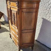 Meuble cabinet rocaille en noyer