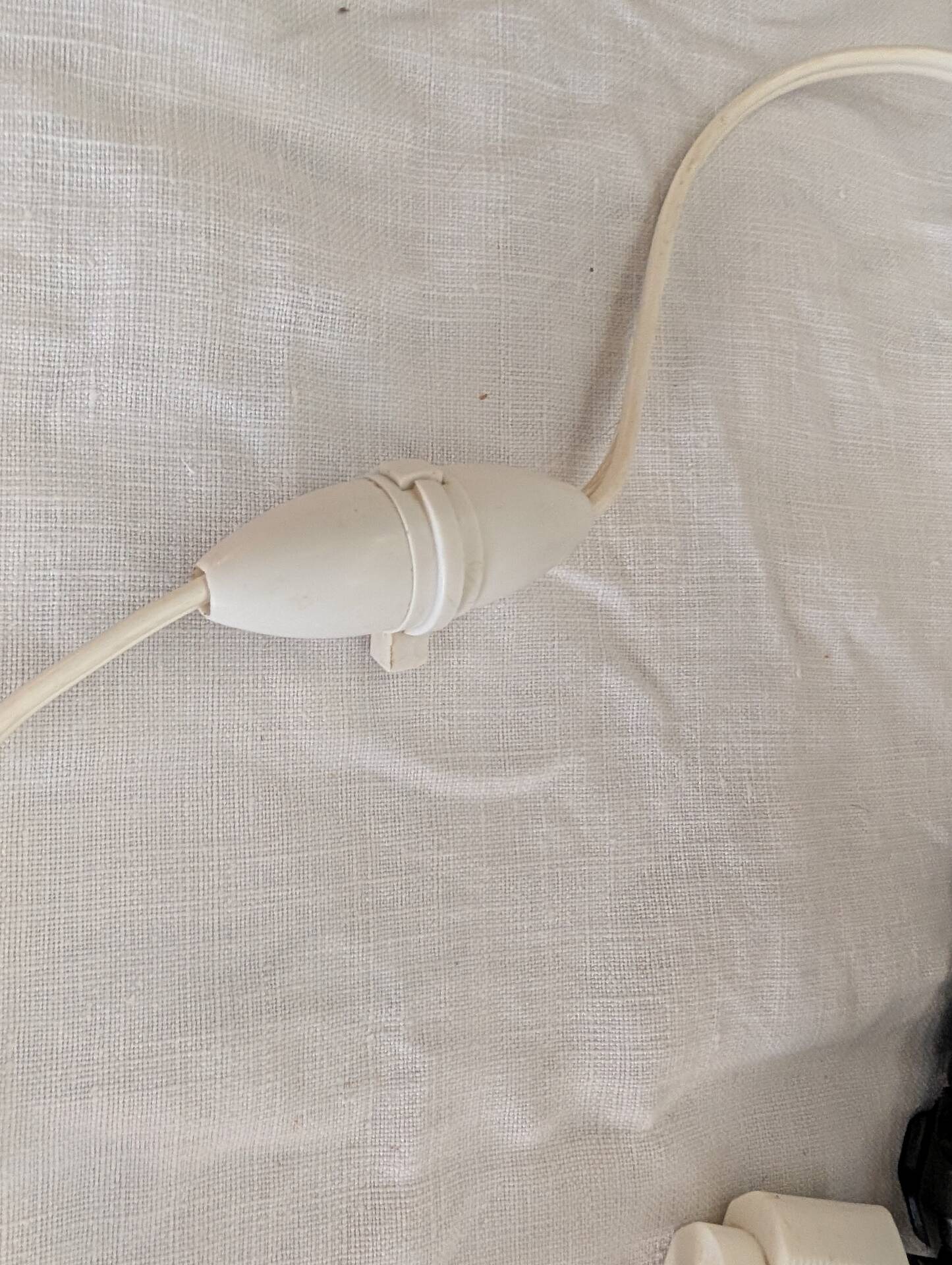 Cracked ceramic lamp base in Chinese style