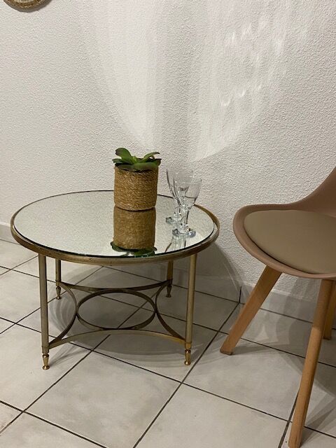 Round coffee table vintage mirror