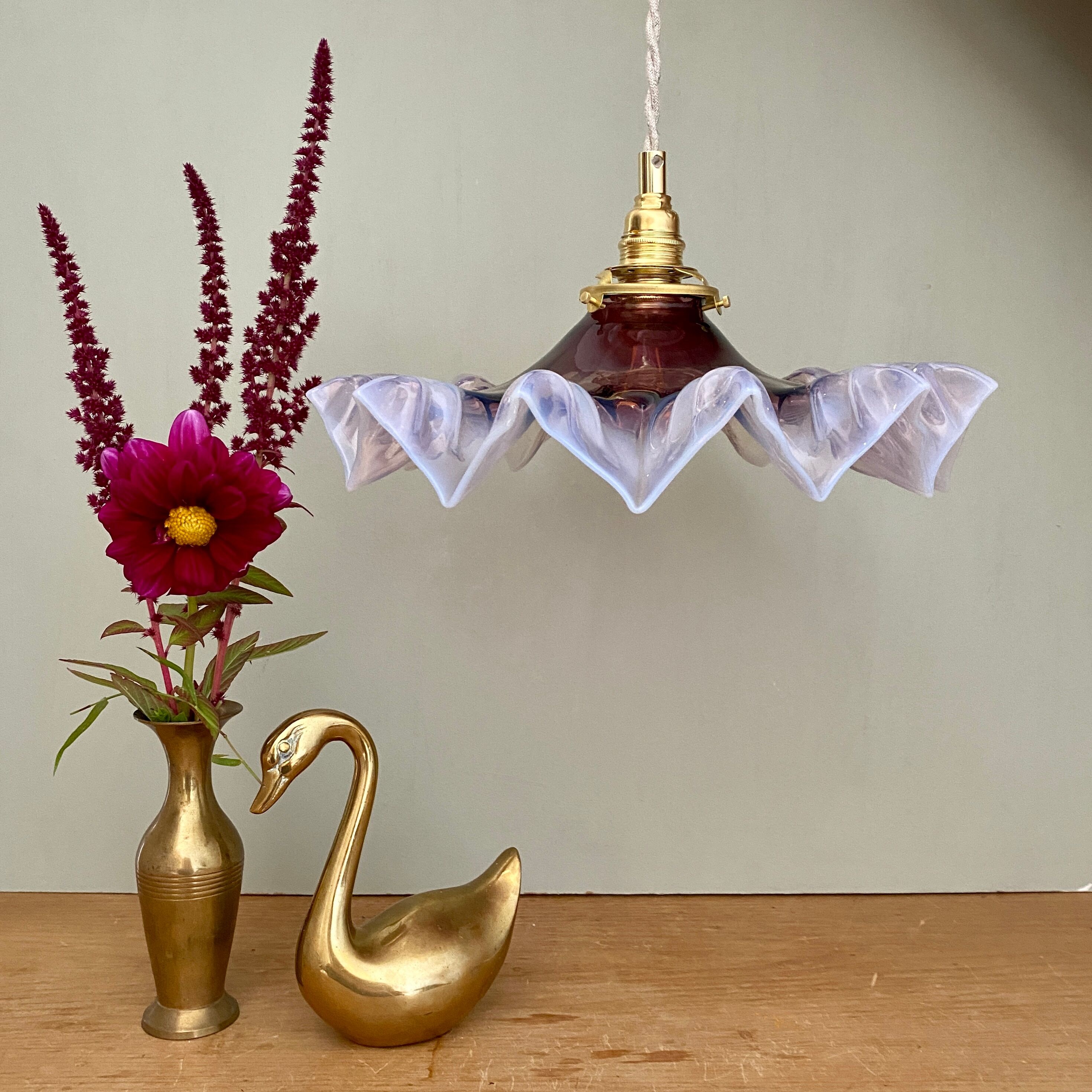 Vintage glass lampshade suspension