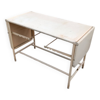 Medical examination table