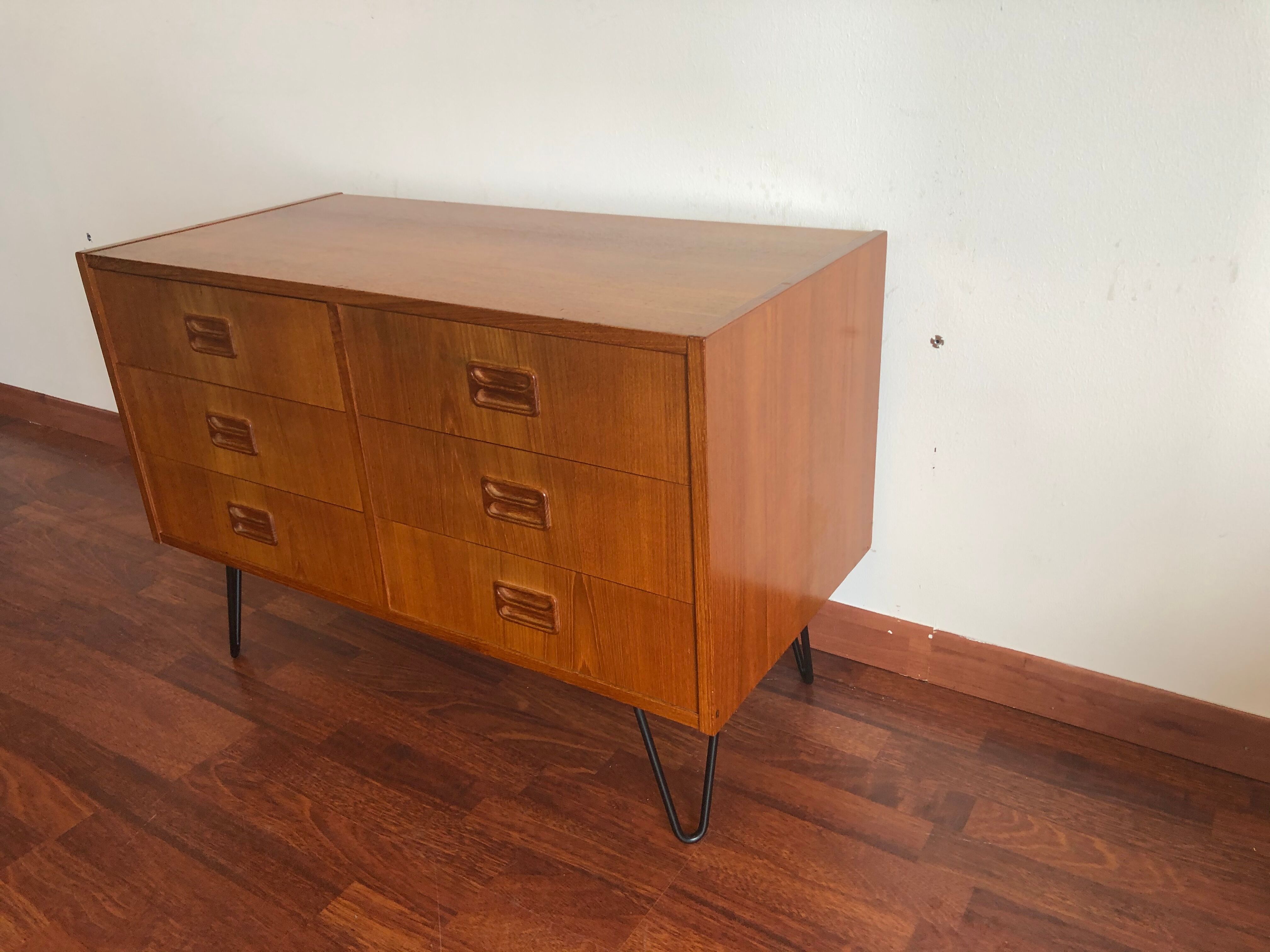 Small dresser / thread