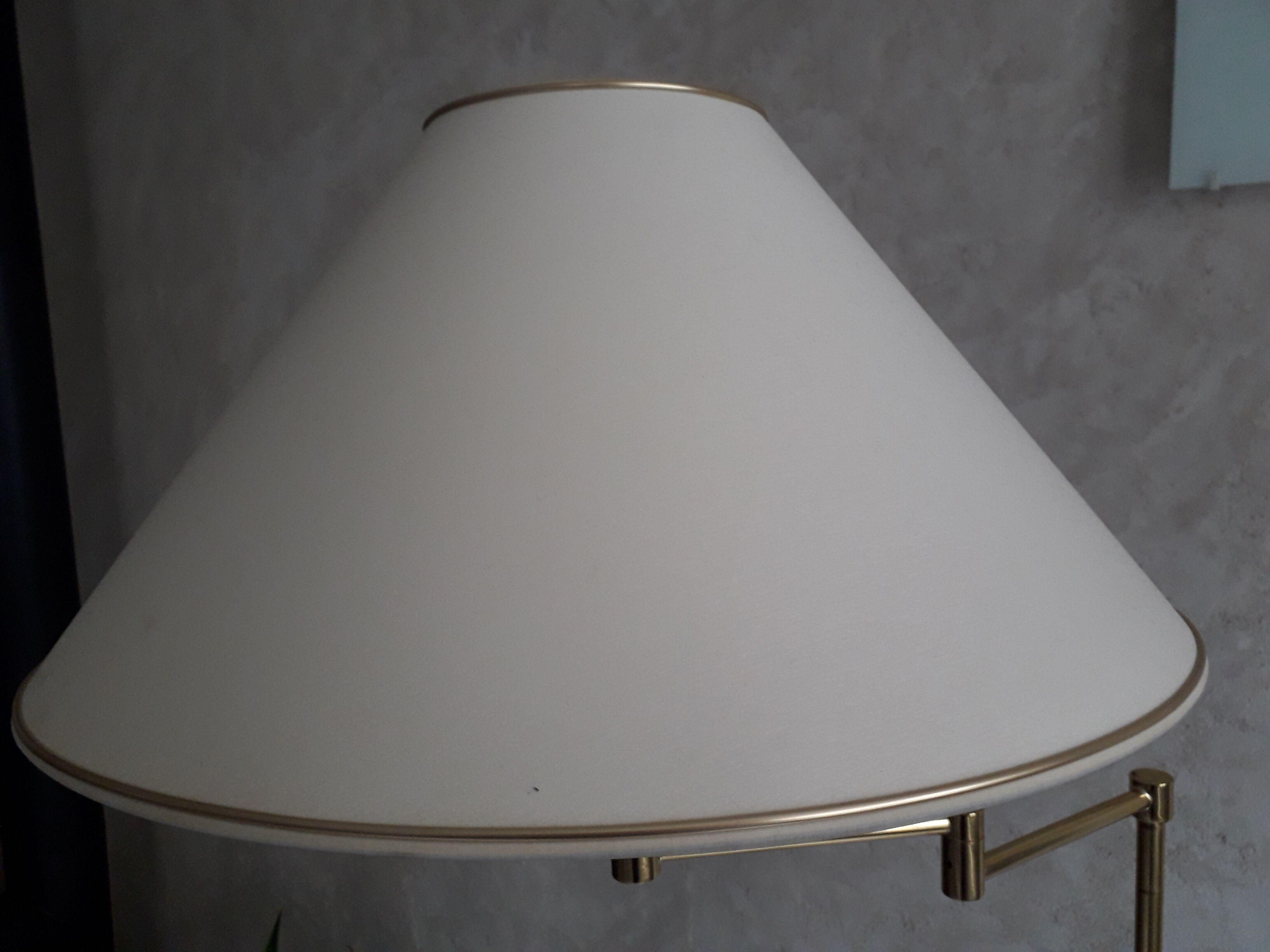 Double lighting brass floor lamp