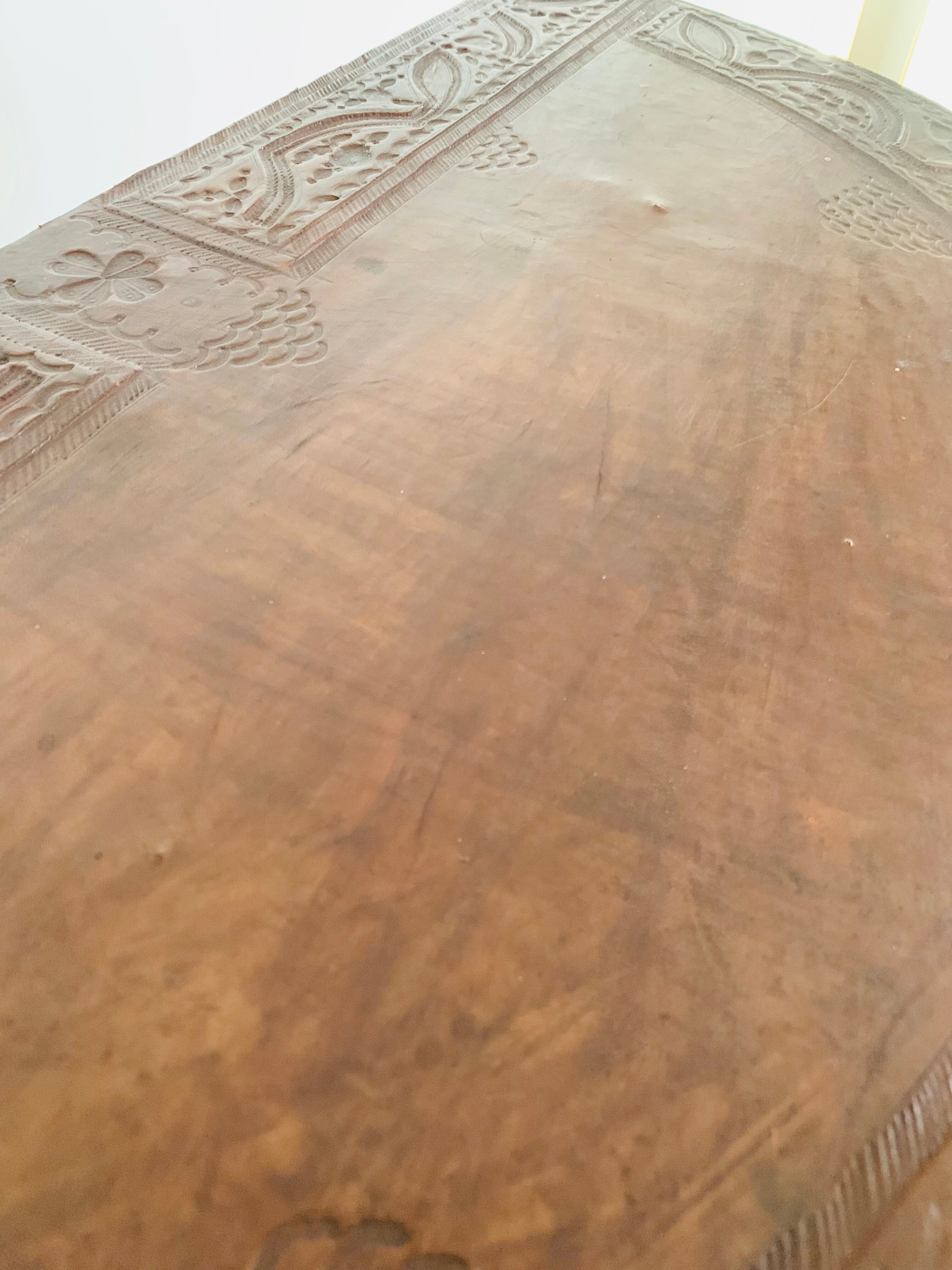 Console demi lune en cuir