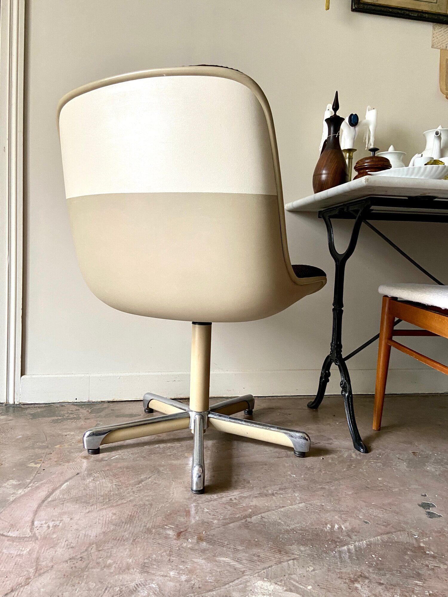 Strafor armchair in beige plastic and brown herringbone wool 1960s'