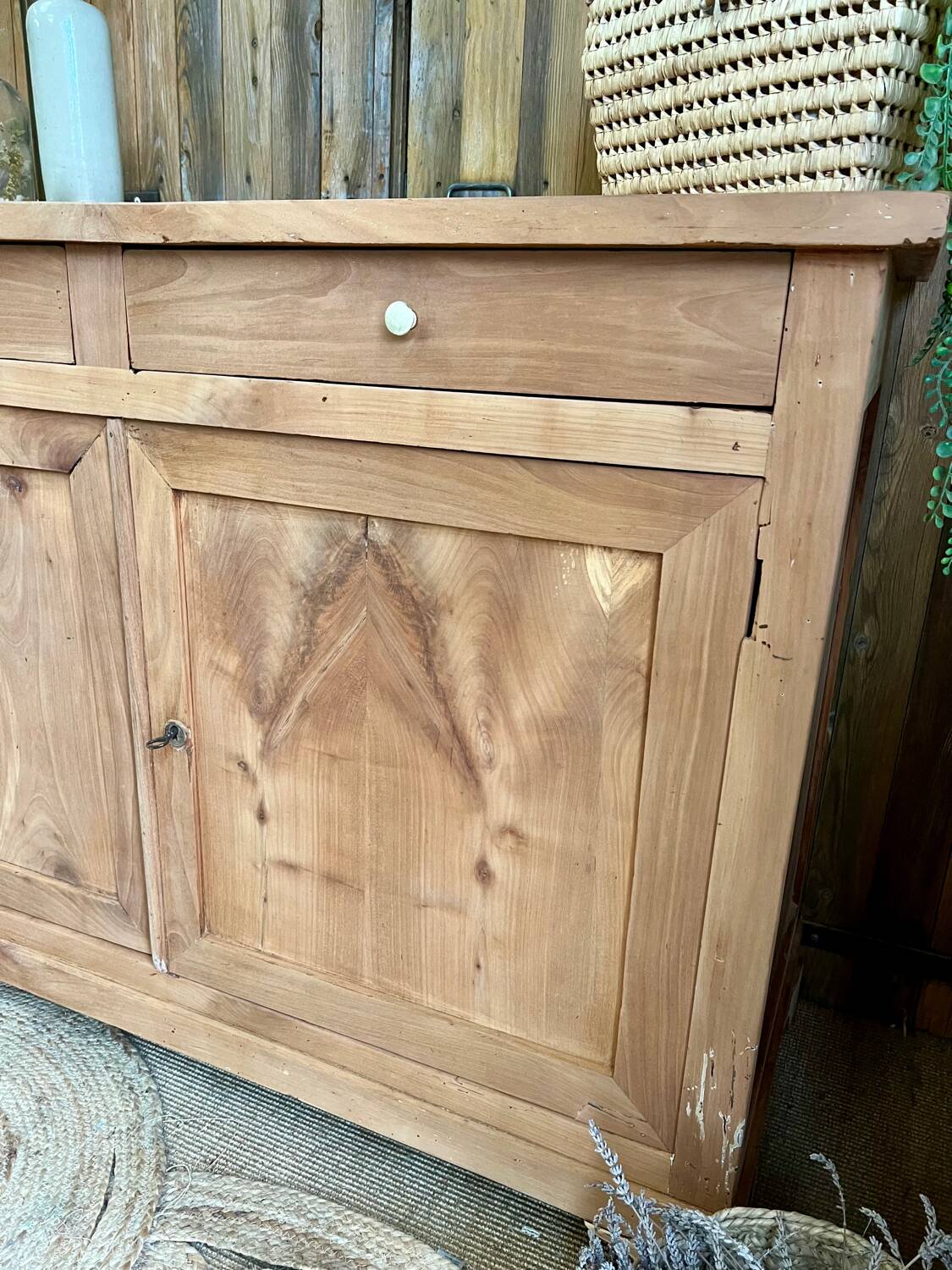 Buffet en bois massif