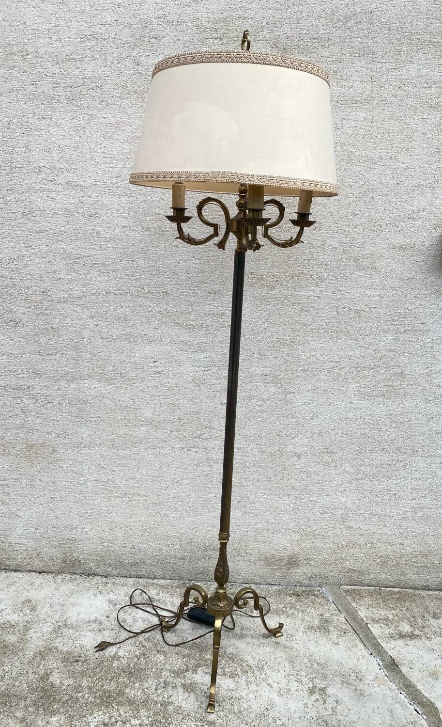 Vintage brass floor lamp with 3 tripod lights