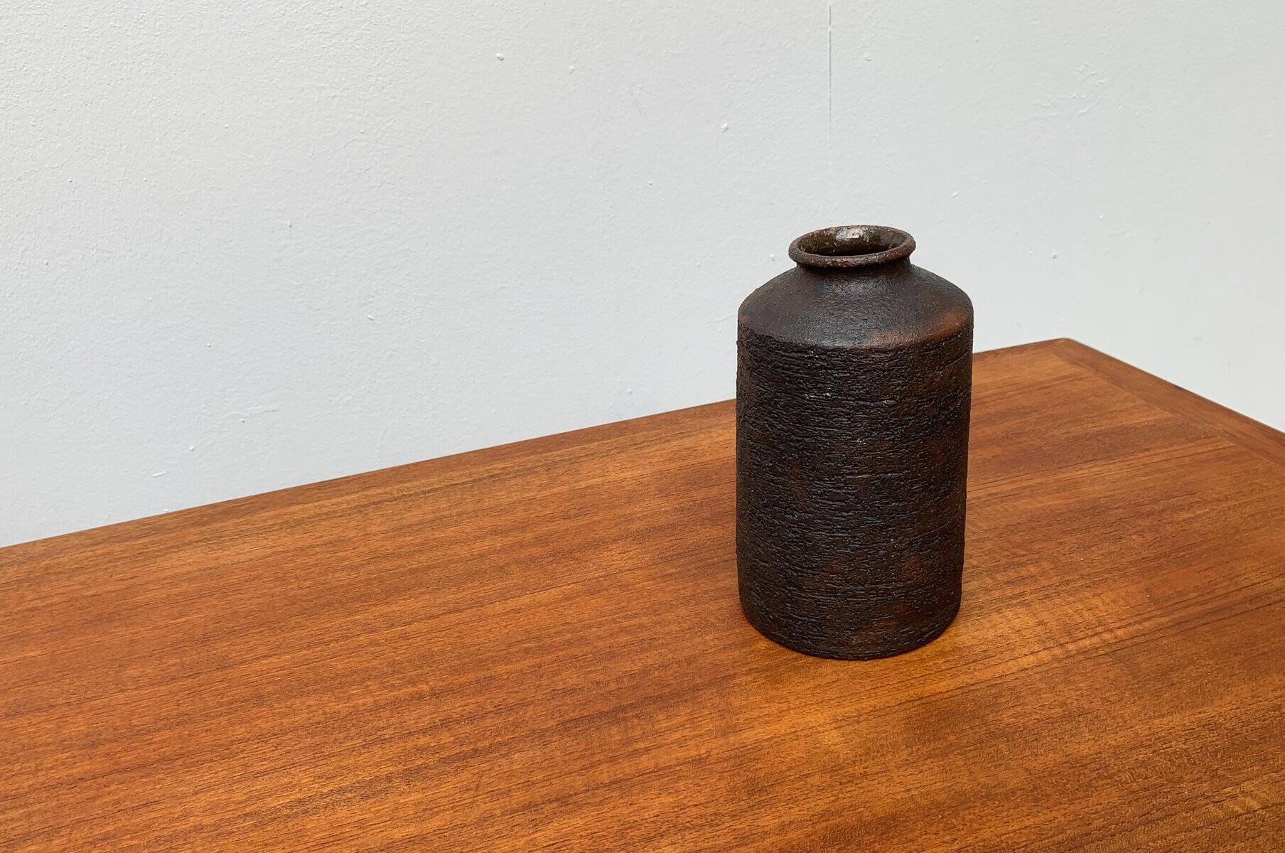 Brutalist vase from the mid-century German studio pottery by Gerhard Liebenthron, 1974.
