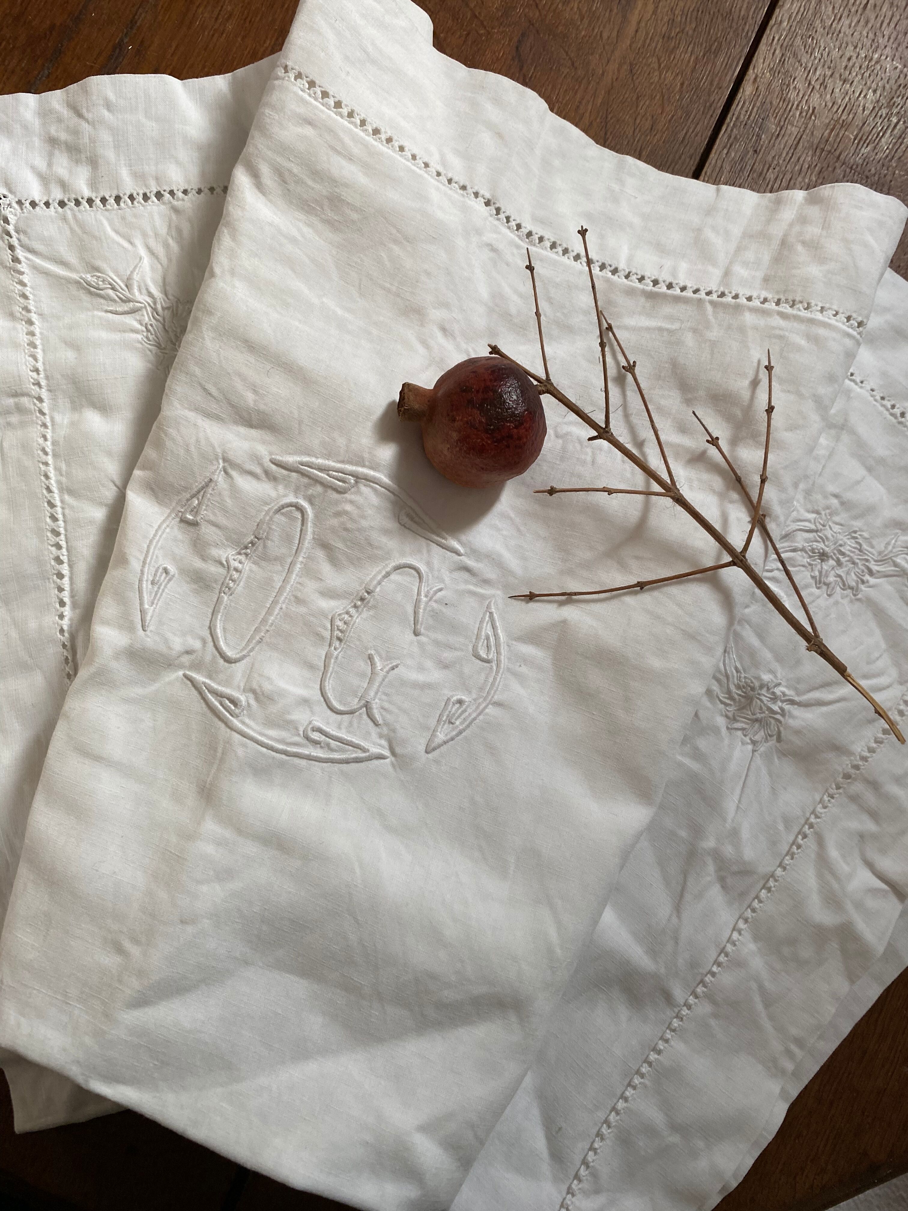 Pillowcase embroidered monogram OC
