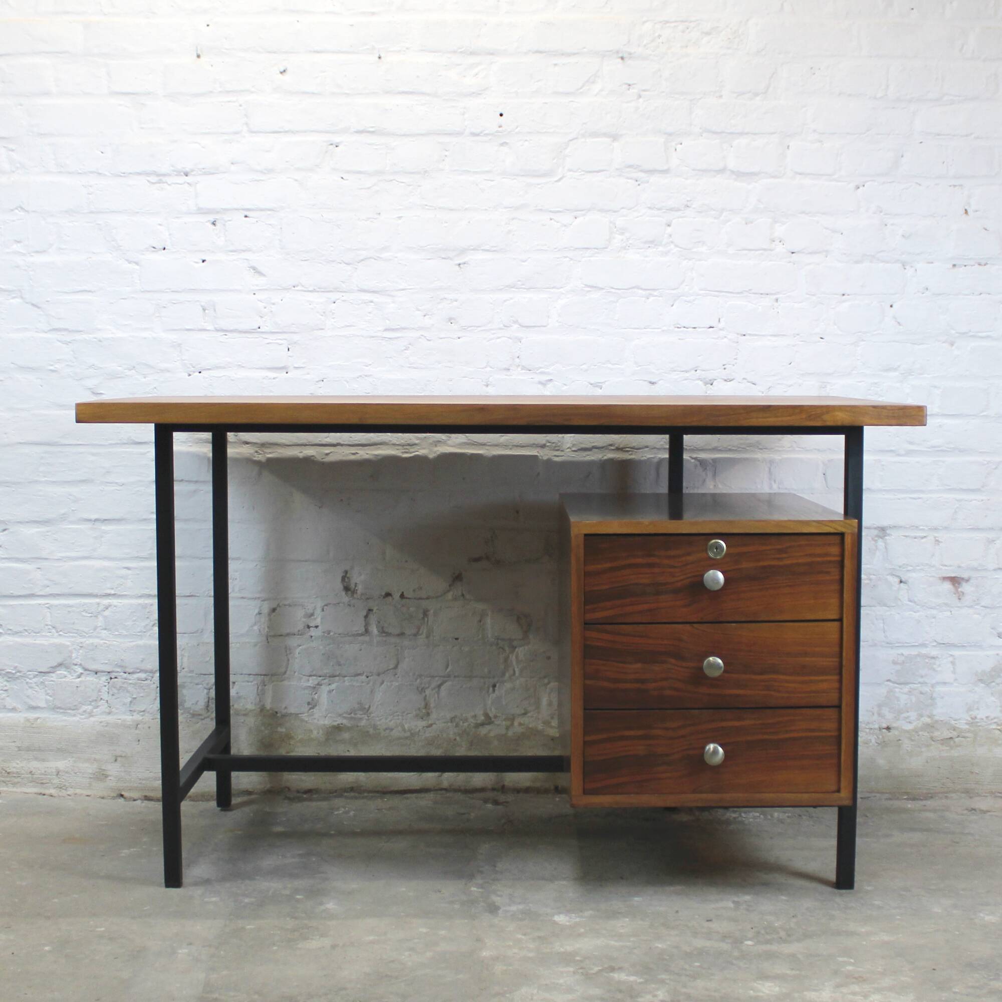 “Minor” model desk by Jean Domps, Trefac edition
