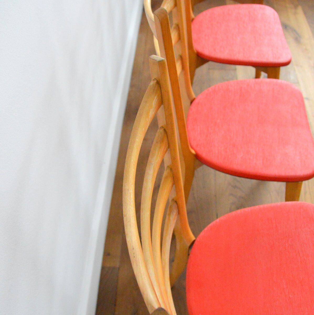 Suite de 4 chaises vintage 1960s