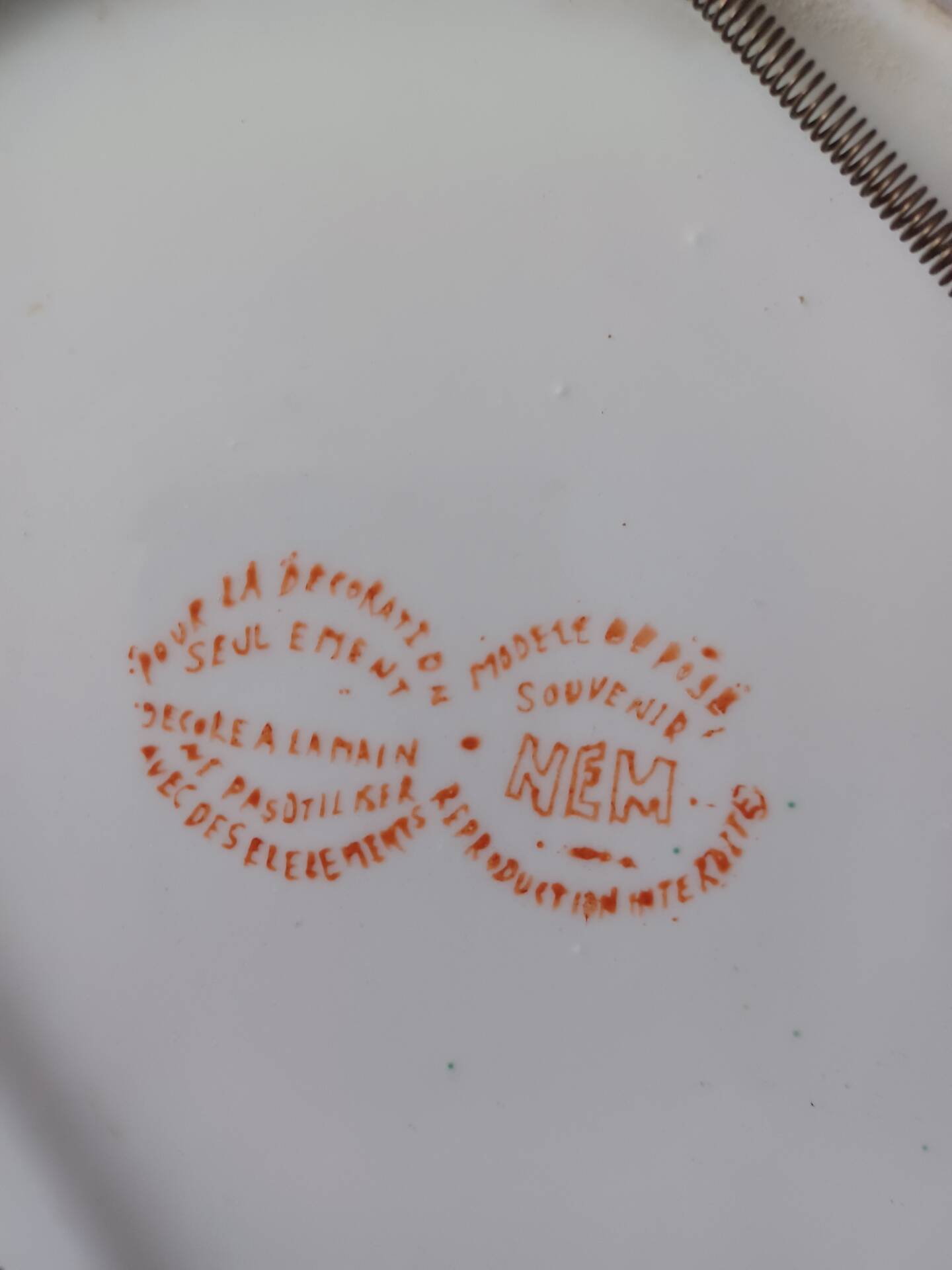 Decorative porcelain plate