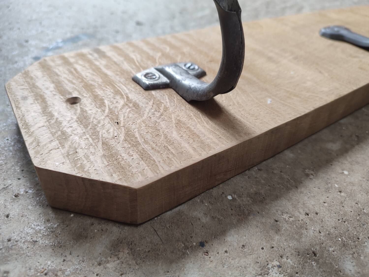 3-hook oak coat rack