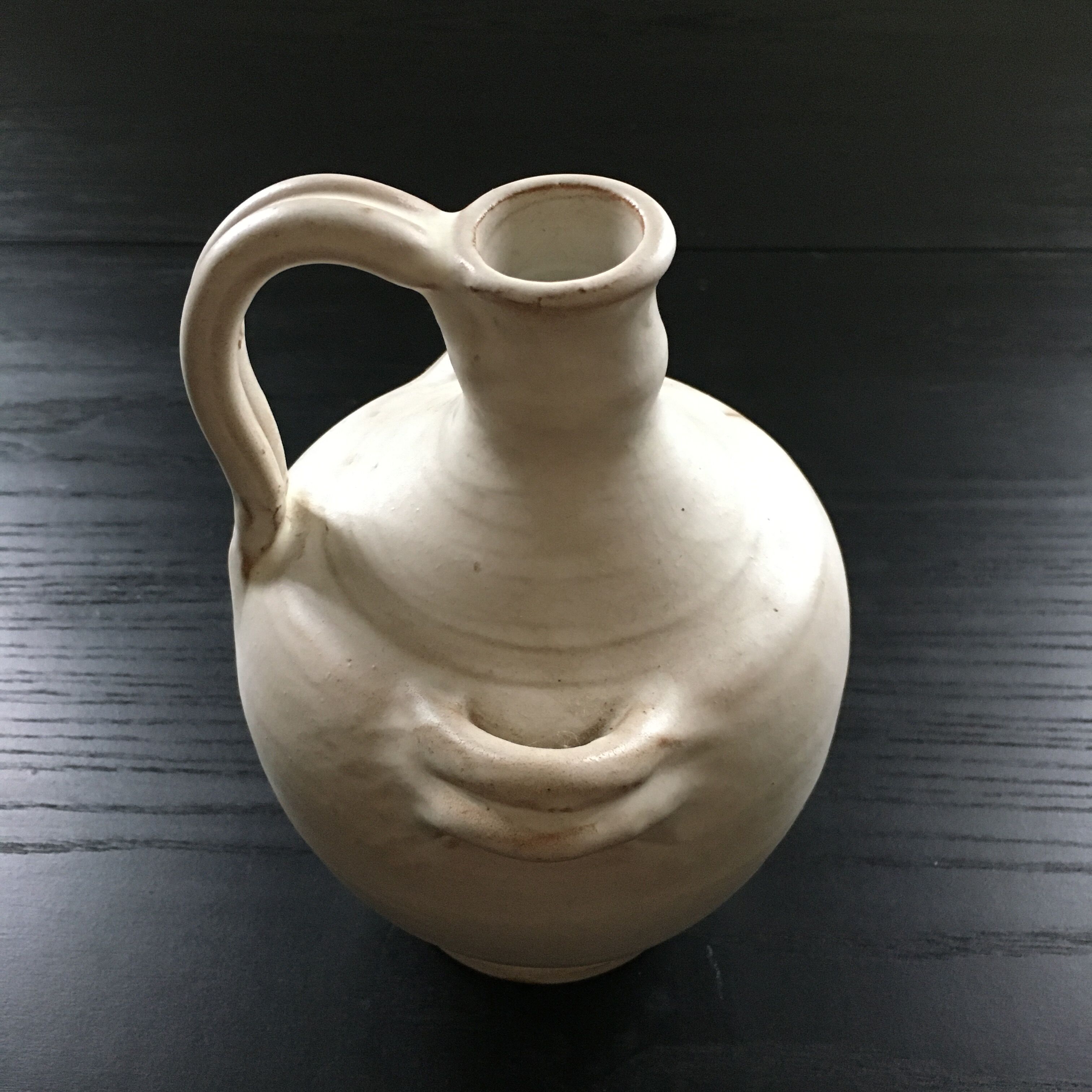 Cruche terre cuite ivoire