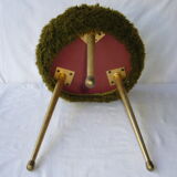 Tripod green moumuste stool